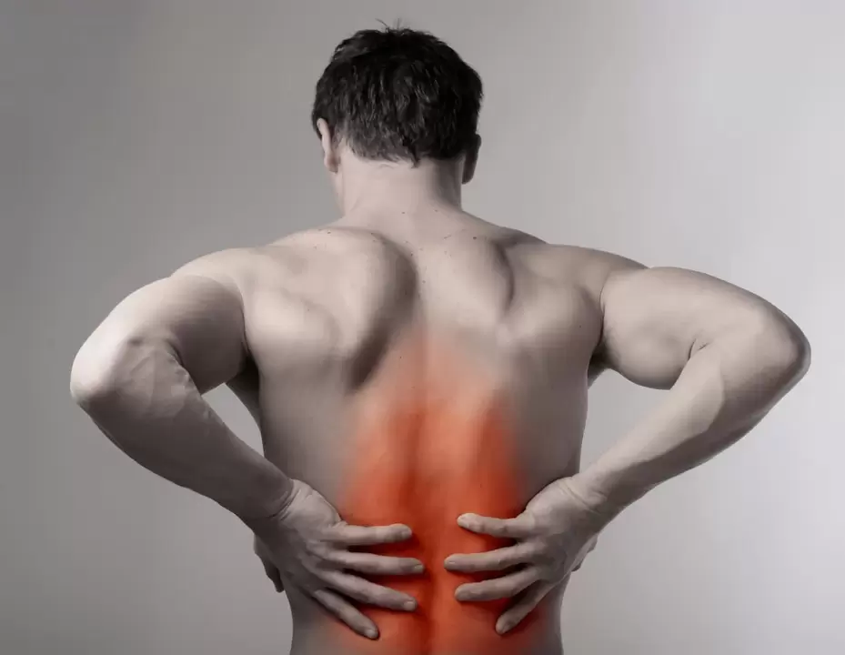 Osteochondrose vun der Wirbelsäule bei engem Mann